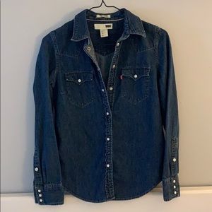Levi’s denim button up shirt - Size S